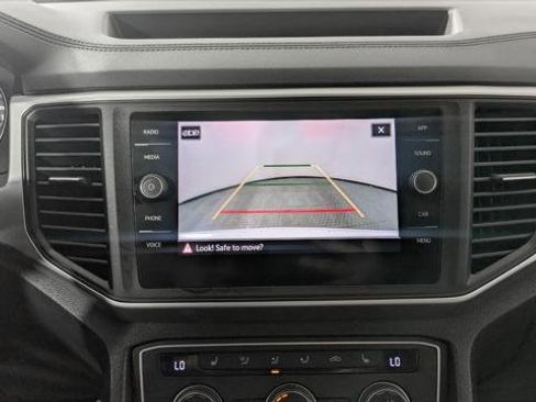 Used 2021 Volkswagen Atlas Cross Sport SE image 28