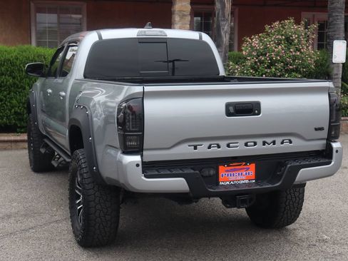 Used 2020 Toyota Tacoma TRD Sport w/ Technology Package AWD/4WD image 6