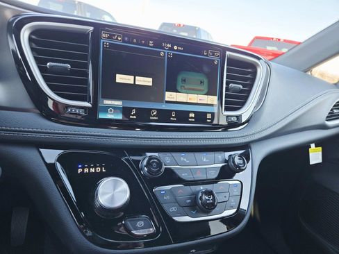 New 2026 Chrysler Pacifica Select w/ S Appearance Package image 22