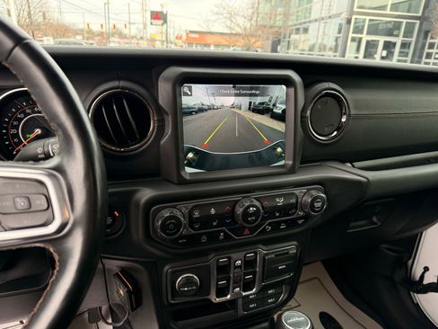 Used 2021 Jeep Gladiator Overland AWD/4WD image 57