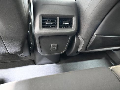 Used 2023 GMC Terrain SLE w/ Driver Convenience Package image 24