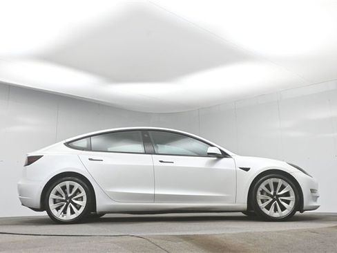 Used 2022 Tesla Model 3 Long Range image 21