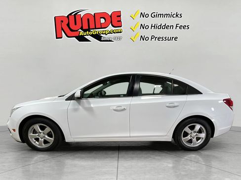 Used 2015 Chevrolet Cruze LT FWD image 3