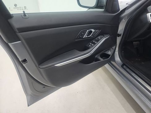 Used 2025 BMW 330i Sedan RWD image 4