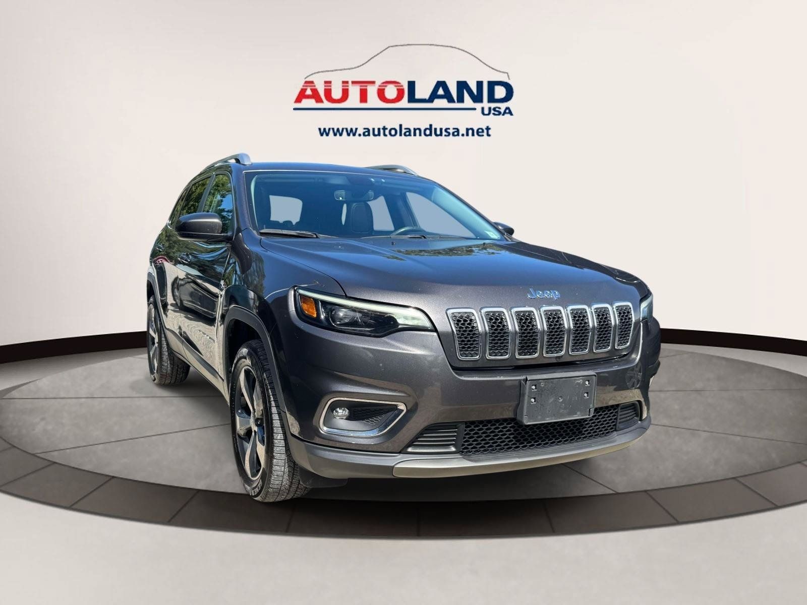 Used 2019 Jeep Cherokee Limited AWD/4WD image 2