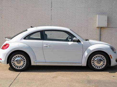Used 2016 Volkswagen Beetle 1.8T SE FWD image 6
