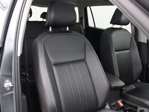 Used 2022 Volkswagen Tiguan SE image 35