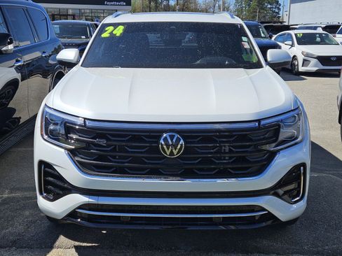 Used 2024 Volkswagen Atlas Cross Sport SEL R-Line image 6
