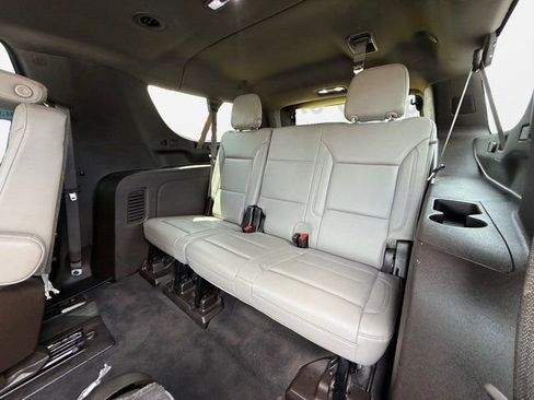 Used 2021 Chevrolet Suburban Z71 w/ Z71 Off-Road Package image 32