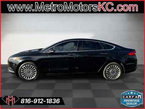 Used 2018 Ford Fusion SE w/ Fusion SE Technology Package image 2