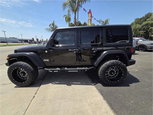 Used 2019 Jeep Wrangler Unlimited Sport S AWD/4WD image 8