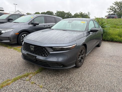 Used 2025 Honda Accord SE image 8