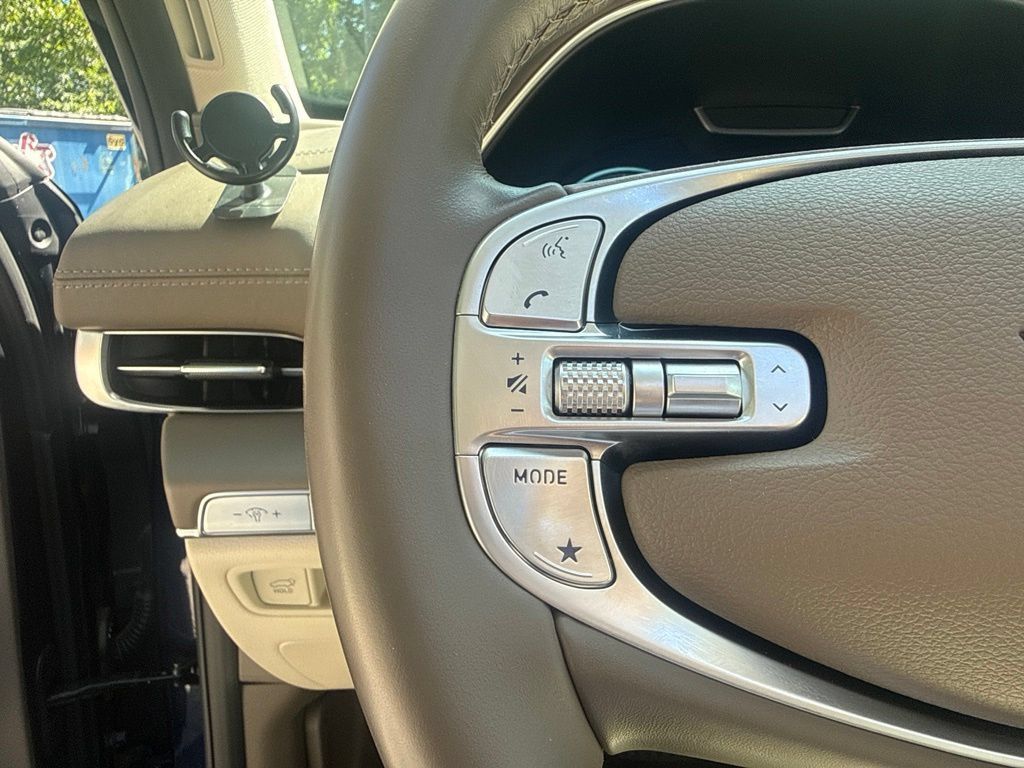 Used 2024 Genesis GV80 2.5T w/ Prestige Package AWD/4WD image 18