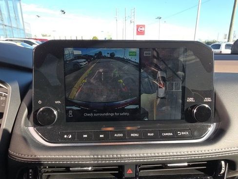 Used 2023 Nissan Rogue SL w/ SL Premium Package image 21