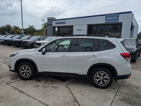 Certified 2023 Subaru Forester Premium AWD/4WD image 8