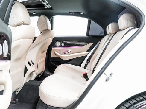 Used 2020 Mercedes-Benz E 450 4MATIC Sedan w/ Parking Assistance Package image 41