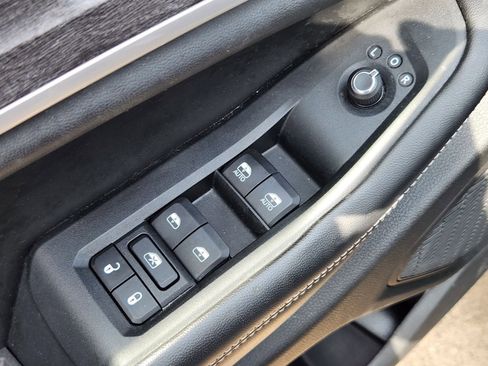 Used 2023 Jeep Grand Cherokee Limited AWD/4WD image 28