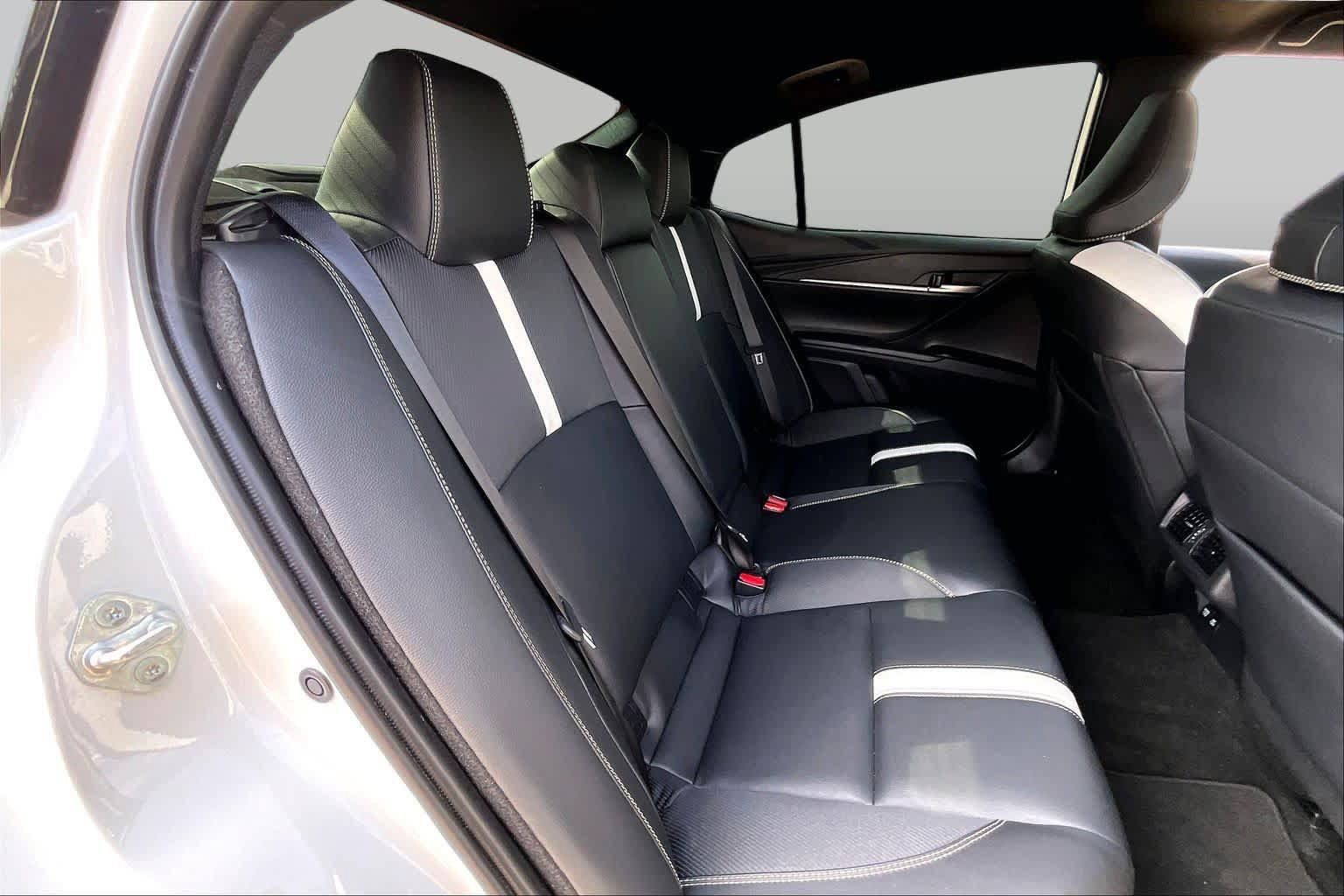 Used 2026 Toyota Camry SE w/ Convenience Package FWD image 21