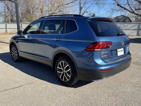 Used 2019 Volkswagen Tiguan SE w/ Panoramic Sunroof Package image 4