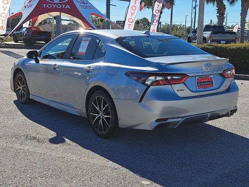 Certified 2022 Toyota Camry SE image 4