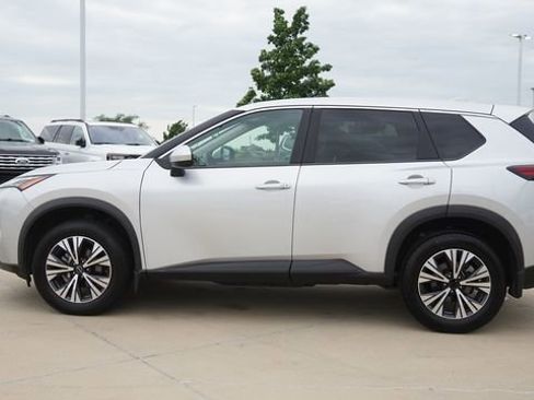 Used 2023 Nissan Rogue SV FWD image 6