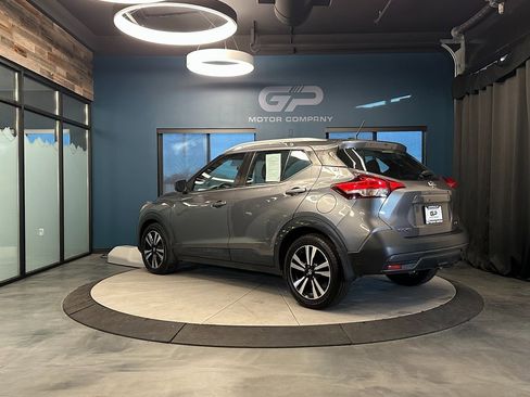 Used 2019 Nissan Kicks SV image 5