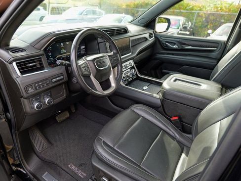 Used 2022 GMC Yukon XL Denali image 19