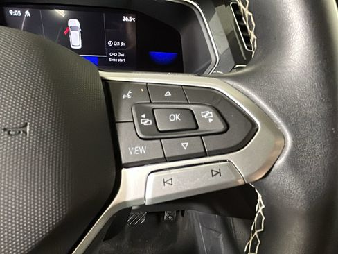 Used 2022 Volkswagen Tiguan SE AWD/4WD image 18