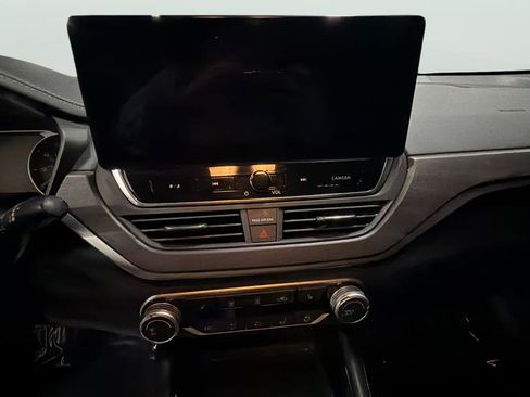 Used 2023 Nissan Altima 2.5 SV w/ SV Premium Package image 14