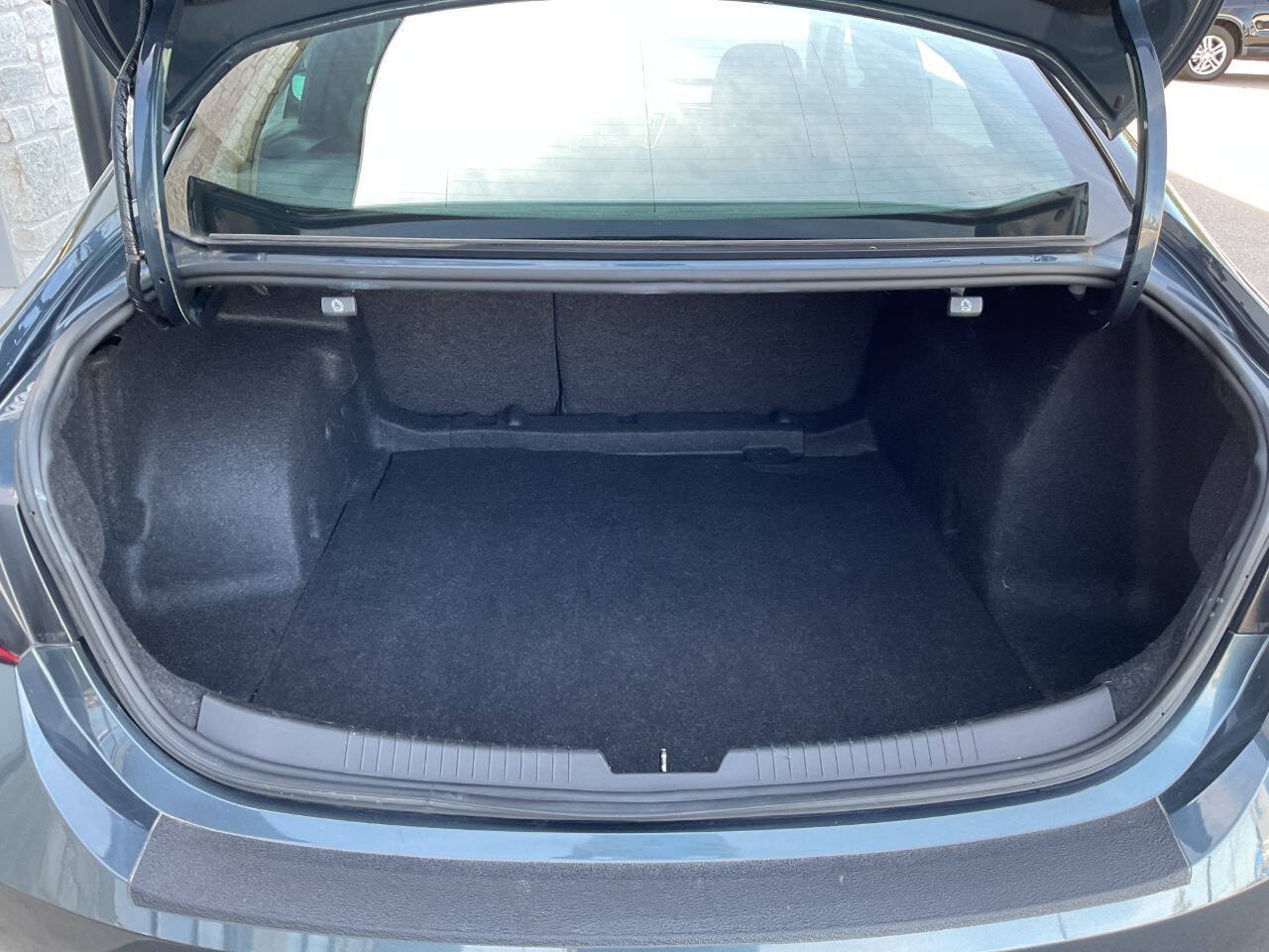 Used 2020 Chevrolet Malibu LT FWD image 32