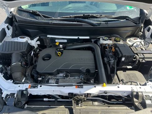 Used 2023 Chevrolet Equinox LS AWD/4WD image 16