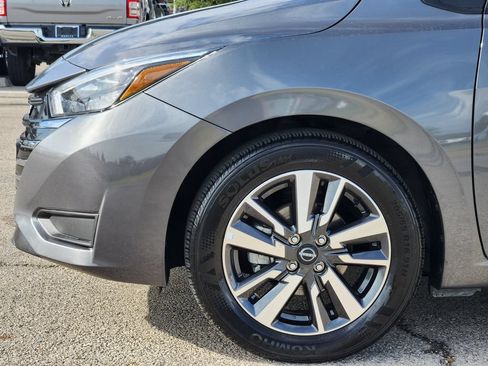 Used 2025 Nissan Versa SV FWD image 9