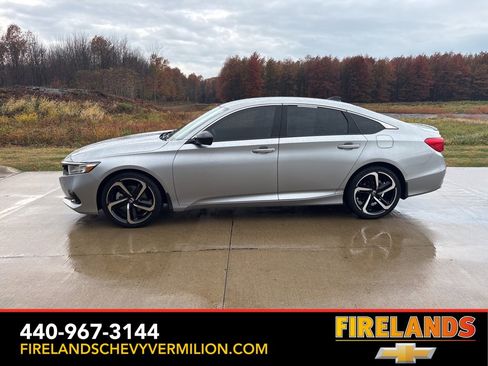 Used 2022 Honda Accord Sport image 2