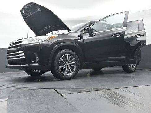 Certified 2019 Toyota Highlander XLE image 47