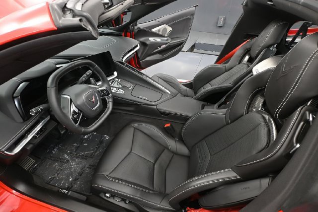 Used 2024 Chevrolet Corvette Stingray Preferred Cpe w/ Battery Protection Package RWD image 19