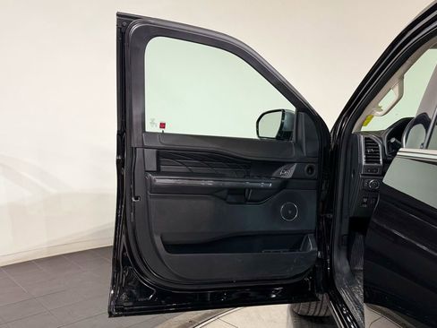 Used 2019 Ford Expedition Platinum image 27