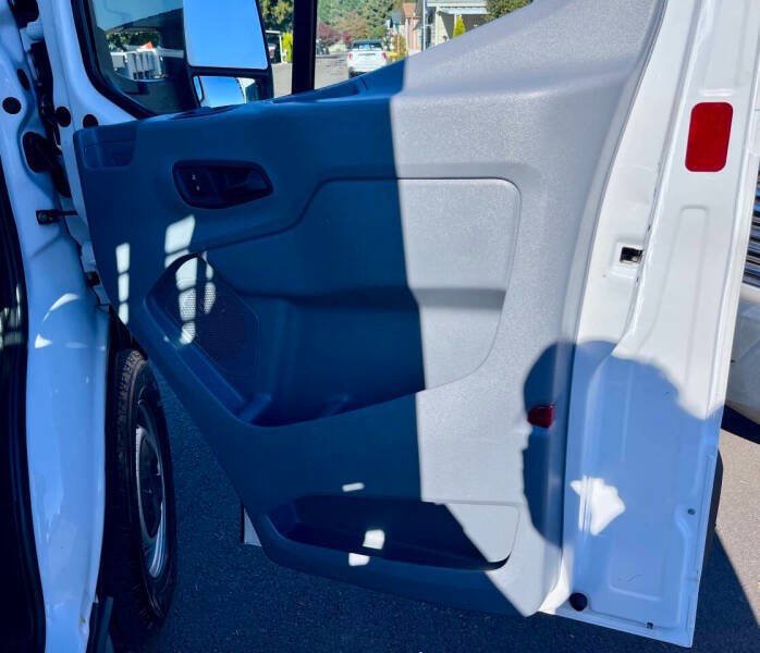 Used 2018 Ford Transit 250 138 RWD image 20