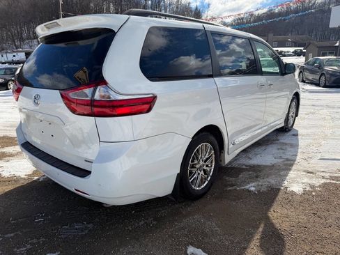 Used 2018 Toyota Sienna image 3
