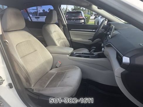 Used 2022 Nissan Altima 2.5 SV FWD image 19