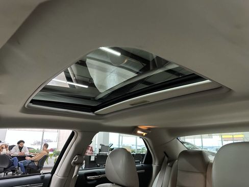 Used 2005 Chrysler 300 Touring w/ Protection Group image 27