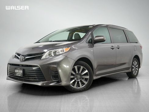 Used 2020 Toyota Sienna LE AWD/4WD image 1