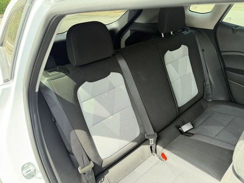 Used 2025 Chevrolet Trax LS FWD image 29