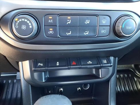 Used 2022 Chevrolet Colorado LT w/ Fleet Safety Package image 22