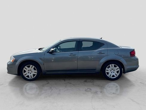 Used 2013 Dodge Avenger SE FWD image 2