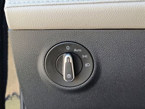 Used 2025 Volkswagen Taos S image 29