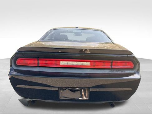 Used 2014 Dodge Challenger R/T Plus RWD image 10