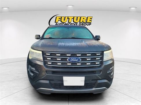 Used 2016 Ford Explorer XLT w/ Equipment Group 202A image 2