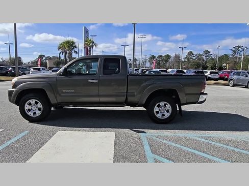Used 2011 Toyota Tacoma PreRunner w/ SR5 Pkg #2 image 25