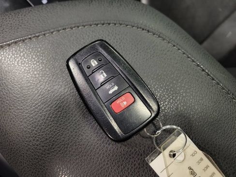 Used 2020 Toyota Camry XSE FWD image 15