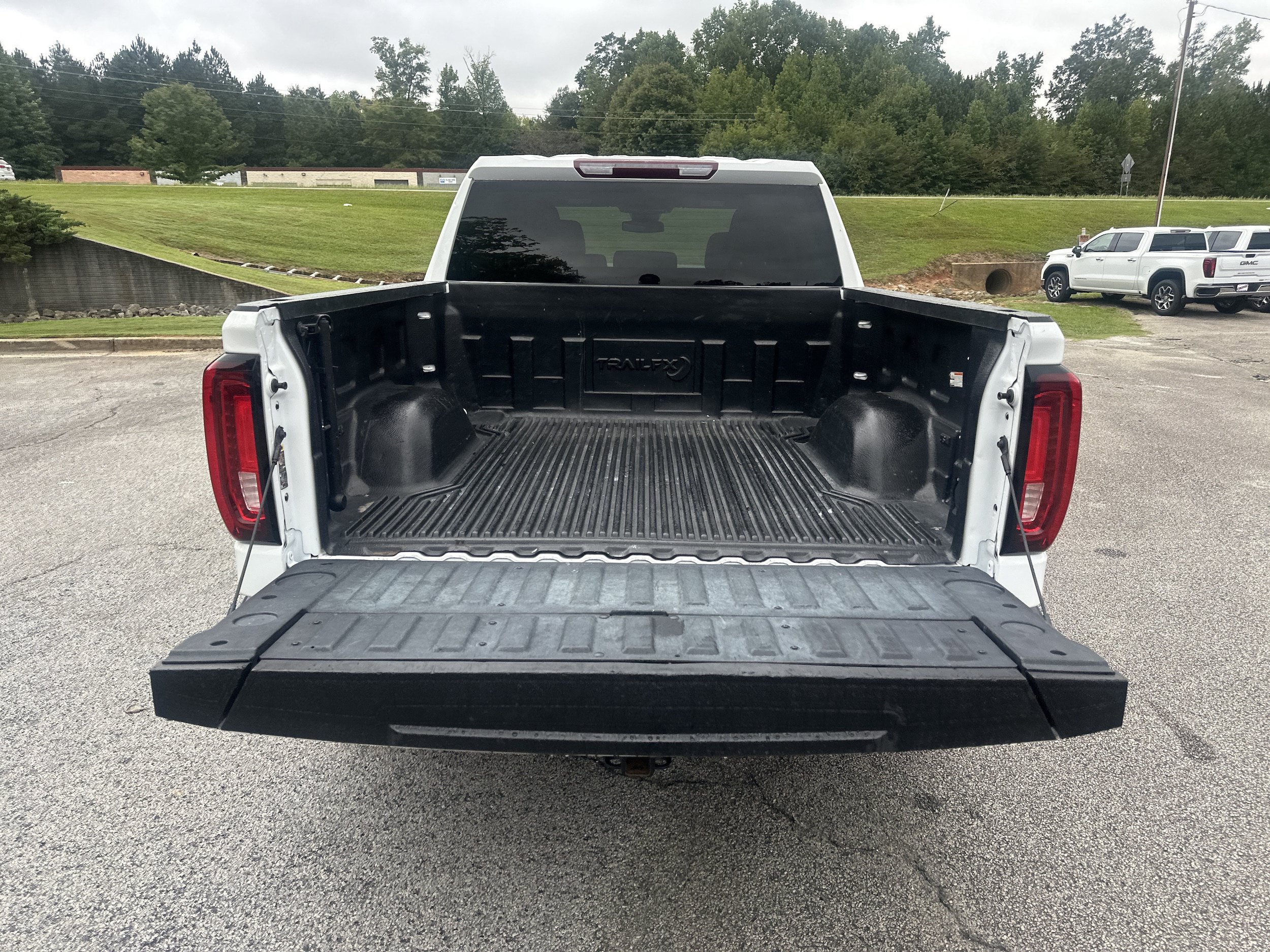 Used 2024 GMC Sierra 1500 SLT RWD image 18